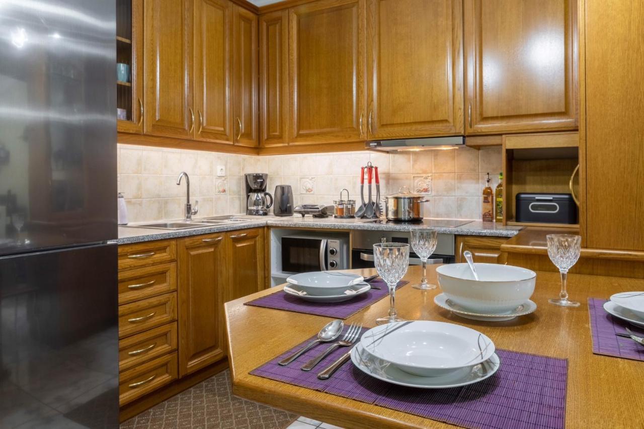 Johnny'S Three Bedroom Apartment นาฟปลิโอ ภายนอก รูปภาพ